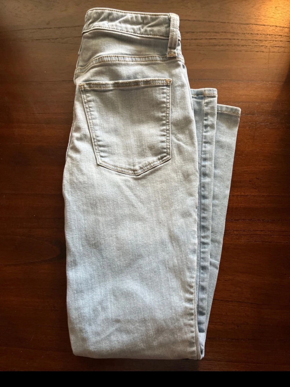 Universal Threads High Rise Skinny light jeans 4/27s